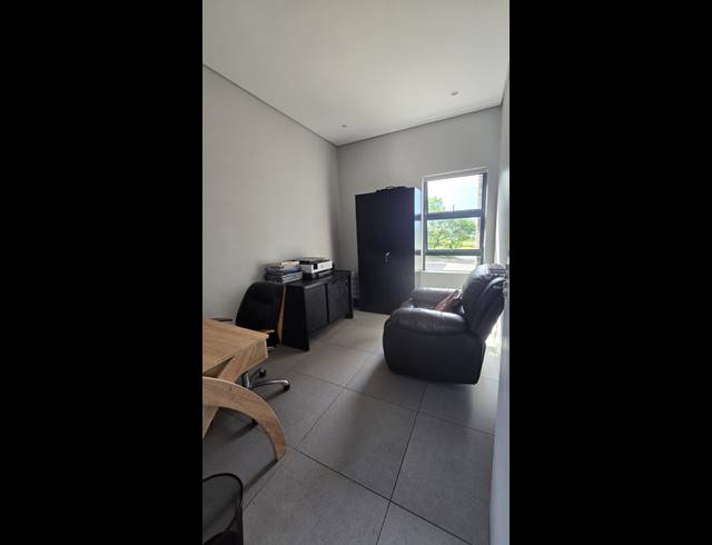 3 BEDROOM FREESTANDING FOR SALE IN PALM LAKES ESTATE